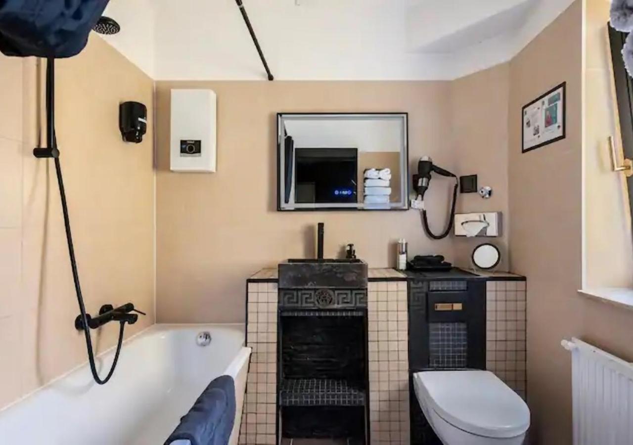 Miet-Kamp Ruhig, Zentral, Nahe Messe, Ausgefallenes Design 2 Schlafzimmer Берлін Екстер'єр фото